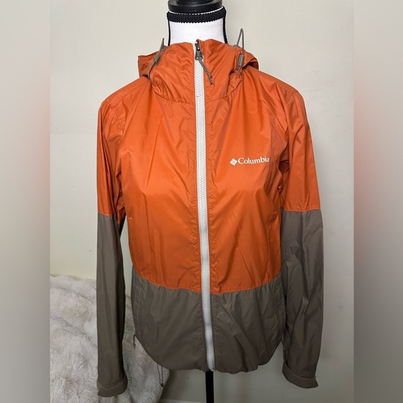 Columbia Jackets & Blazers - Columbia Women's Vibrant Orange and Tan Windbreaker